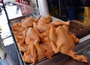 Venderá pollo a Bs 14 el kilo para aliviar el impacto del alza de precios en Potosí