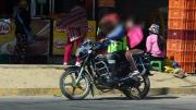 Recuperan motocicleta robada a un mototaxista y buscan a dos sospechosos