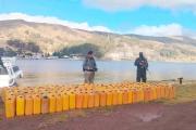 Navales vigorizan control para evitar desvió de carburantes en el Estrecho de Tiquina