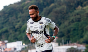 Neymar termina sus vacaciones para incorporarse al Santos tras el Mundial