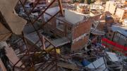 Alcaldía de La Paz inicia demolición de viviendas en riesgo en San Isidro tras tres años de espera