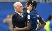 Deschamps lamenta “un primer tiempo impresentable” de Francia ante Inglaterra