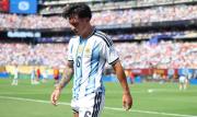 Lisandro Martínez sufre una lesión y es reemplazado por Otamendi en Argentina