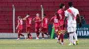 El equipo de los autogoles se repone y arruina el debut de Villegas