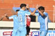 Con diez hombres, San Antonio escapa del fondo: 2-1