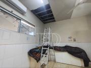 Cae el cielo falso sobre una paciente que recibía atención en un centro de salud del Plan Tres Mil