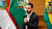 Gobernador JP Velasco ironiza con una “adivinanza” sobre un presunto cargo fantasma en el Hospital Japonés
