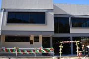 Entregan centro de salud equipado para fortalecer la atención médica en Tapacarí
