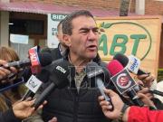 Es una lástima que el sector (maderero) haya sido tan golpeado y desprestigiado, afirma el ministro Romero luego que Brasil descartara droga en madera boliviana incautada