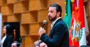 Velasco: “No puede ser que autoridades electas por el pueblo tengamos que pedirle permiso a un ministro”