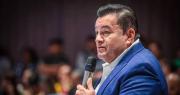 Jhonny Fernández paga Bs 10.320 de impuestos restituidos tras denuncia de la Alcaldía cruceña