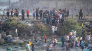 Caos por la entrada de migrantes a España