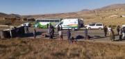 VUELCO DE MINIBÚS DEJA CUATRO FALLECIDOS EN LA CARRETERA LA PAZ–ORURO