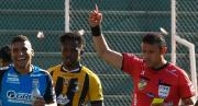 Suspenden al árbitro Gery Vargas por equivocada expulsión a Julio Vila