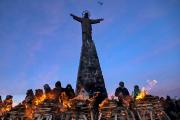 Ofrendas y rituales ancestrales de agradecimiento abren el mes de la Pachamama