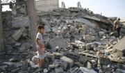 Israel sigue atacando Gaza y causa un cráter gigante tras bombardear un campamento