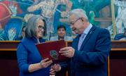 La UMSA rinde homenaje a Tatiana Alvarado por el Premio Archiletras obtenido en España