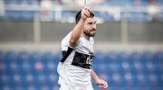 El mediático Tim Payne debuta con gol en el fútbol paraguayo
