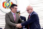 Paz le asigna un nuevo destino a Lupo y busca llevarlo como representante ante la OEA
