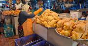 El kilo del pollo sube hasta Bs 27 en mercados de Cochabamba y la venta disminuye