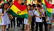 Escolares inician homenajes a Bolivia y la gobernación cruceña organiza el desfile principal luego de tres años