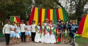 Homenaje a Bolivia: jóvenes celebran los 201 años con danzas típicas
