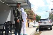 Iban cuatro personas a bordo, pero solo se bajaron dos: un testigo cuenta cómo sicarios mataron a un extranjero