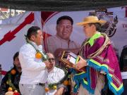 Presidente Paz amenaza a corruptos con un chicote y exige a la justicia acompañar las denuncias