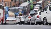 Aumentan las filas en surtidores y el vocero presidencial dice que hay una “sobredemanda”