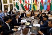 Paz y gobernadores firman acuerdo del 50/50 que proyecta redistribuir recursos y tributos desde 2027
