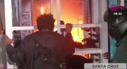 Incendio en la Feria Barrio Lindo: drones captan la magnitud de las llamas en Santa Cruz