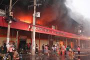 “No tenemos nada que rescatar”: el dolor de comerciantes que lo perdieron todo en Santa Cruz
