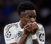 Vinicius renueva con el Real Madrid hasta 2032
