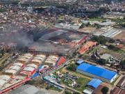 Incendio en la Feria Barrio Lindo afectó a unos 10.000 puestos de venta y dejó pérdidas incuantificables