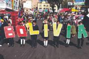 Entre banderas y sonrisas, los desfiles engrandecen la celebración de la Patria