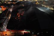 Incendio en Barrio Lindo deja 11 intoxicados y dos bomberos permanecen en estado grave