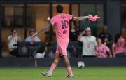El conmovedor gesto de Rodrigo De Paul tras marcar un gol con el Inter Miami para Lionel Messi por la muerte de su padre