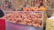 Comerciantes afirman que avicultores especulan con el precio del pollo y advierten con cerrar sus friales