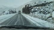 Reportan inusual nevada en La Cumbre de La Paz y piden precaución en la carretera