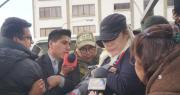 En silencio, Daniela Durán ingresa a celdas de la Felcc de La Paz; la Fiscalía pide su detención preventiva en la cárcel