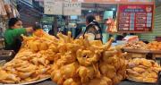 El precio del kilo de pollo registra una baja en Santa Cruz y Cochabamba; en La Paz hay quejas por costos