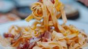 Cómo preparar fetuccini, boloñesa con champiñones y salteado tailandés