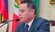 Vice afirma que no tiene presupuesto ni para comprar bolígrafo y solo recibe su salario