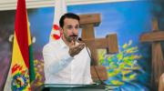 Velasco anuncia convenio con empresa para importar y vender combustible a precio internacional