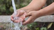 ¿Es segura el agua en La Paz?: alcalde pide cambiar cañerías, Epsas rechaza estudio de la UMSA y médica alerta de riesgos