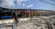 Miles de damnificados aguardan ayuda tras el terremoto de Indonesia