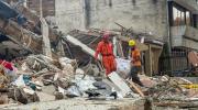 Las trillizas Saavedra y sus padres, una familia de Cali desintegrada por el terremoto