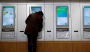 Rusos sacan miles de millones de los bancos por temor a que sus depósitos sean utilizados para financiar la guerra