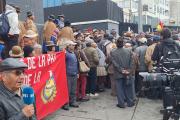 Jubilados marchan en defensa de la CNS en ruina técnica por mala administración