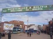 Choferes denuncian retrasos de hasta tres horas en controles del puente internacional de Desaguadero